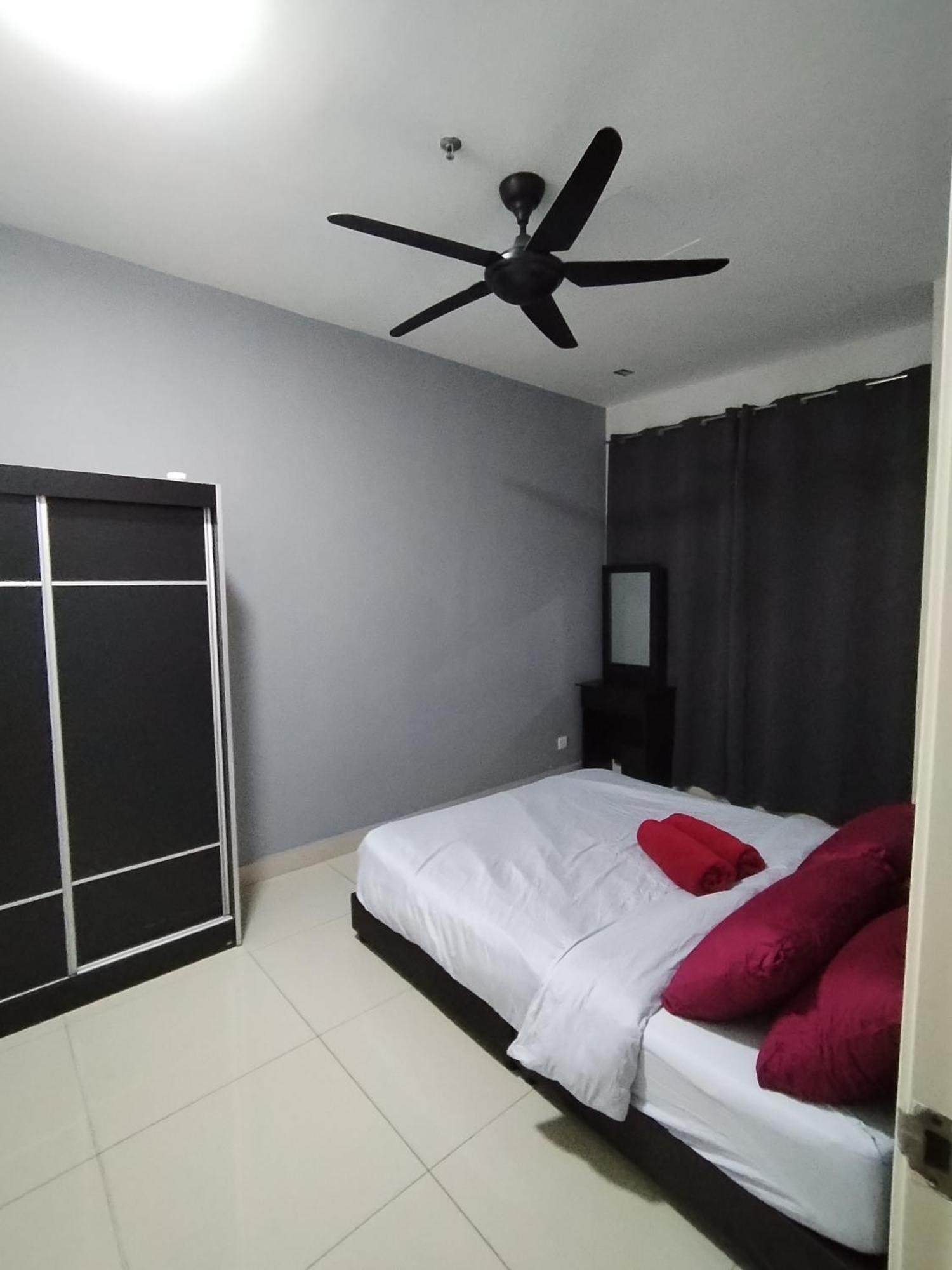 The Family Homestay@Univ360 Place,Serdang Seri Kembangan Luaran gambar