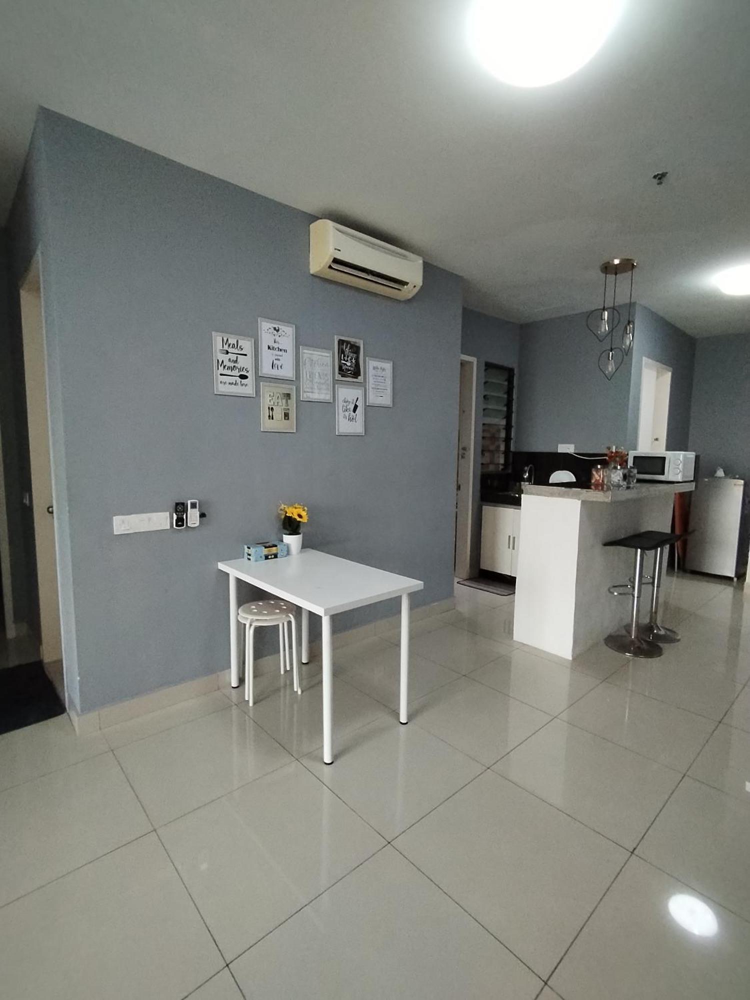 The Family Homestay@Univ360 Place,Serdang Seri Kembangan Luaran gambar